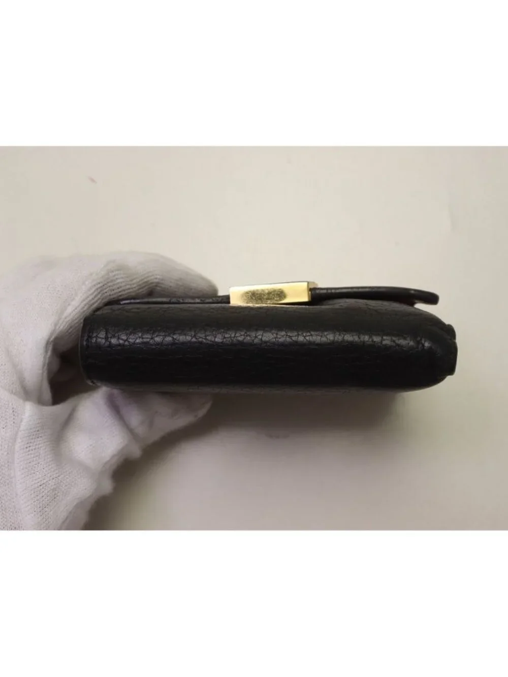 Louis Vuitton Taurillon Leather Portefeuille Capucines XS Compact Wallet